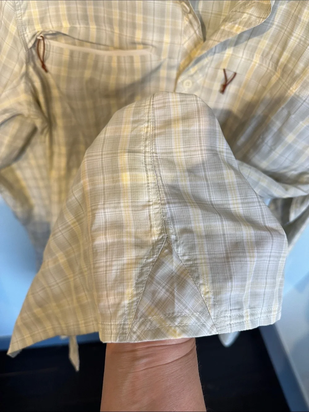 Simms Men's Light Plaid Button-Down Shirt in Cream and Light Gray